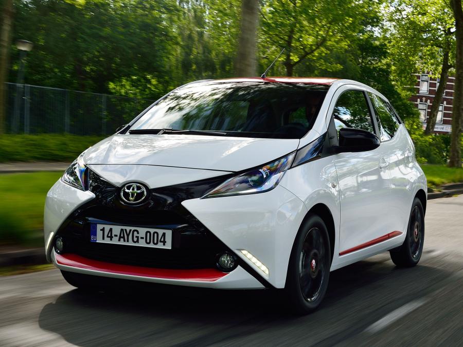  Toyota Aygo x-cite 5-Door 2014 года  (фото 22 из 30)